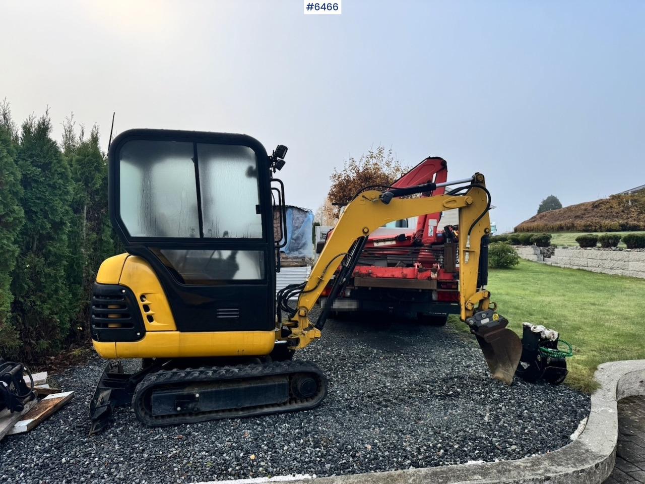 Approx. 2004 CAT 301.8 Mini excavator w/ 4 buckets and grapple. - Ekskavatorius: foto 2 Approx. 2004 CAT 301.8 Mini excavator w/ 4 buckets and grapple. - Ekskavatorius: foto 2