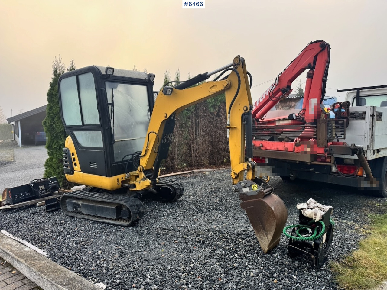 Approx. 2004 CAT 301.8 Mini excavator w/ 4 buckets and grapple. - Ekskavatorius: foto 1 Approx. 2004 CAT 301.8 Mini excavator w/ 4 buckets and grapple. - Ekskavatorius: foto 1