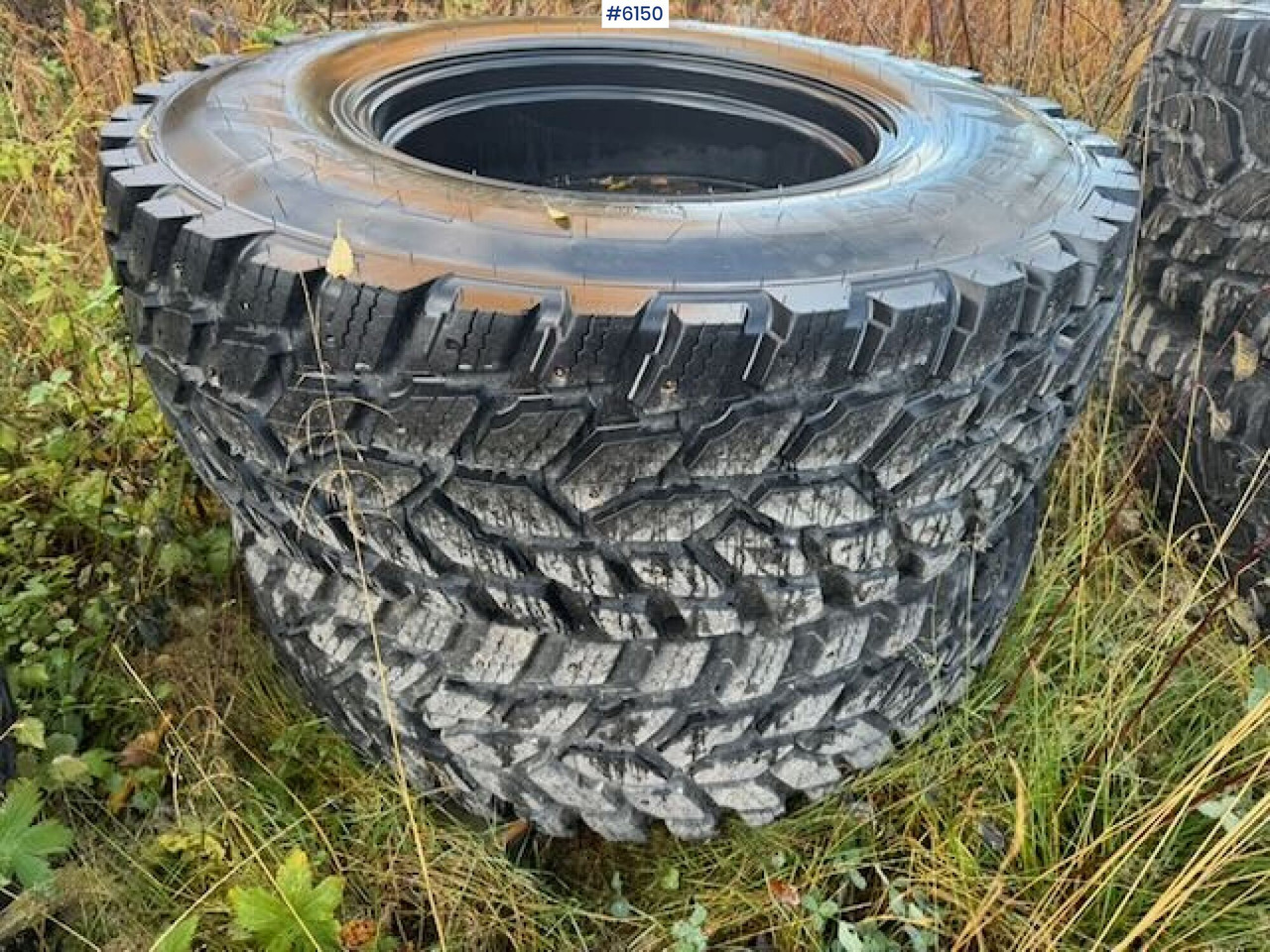 Complete set of Nokian studded tires - Padanga - Žemės ūkio technika: foto 3 Complete set of Nokian studded tires - Padanga - Žemės ūkio technika: foto 3