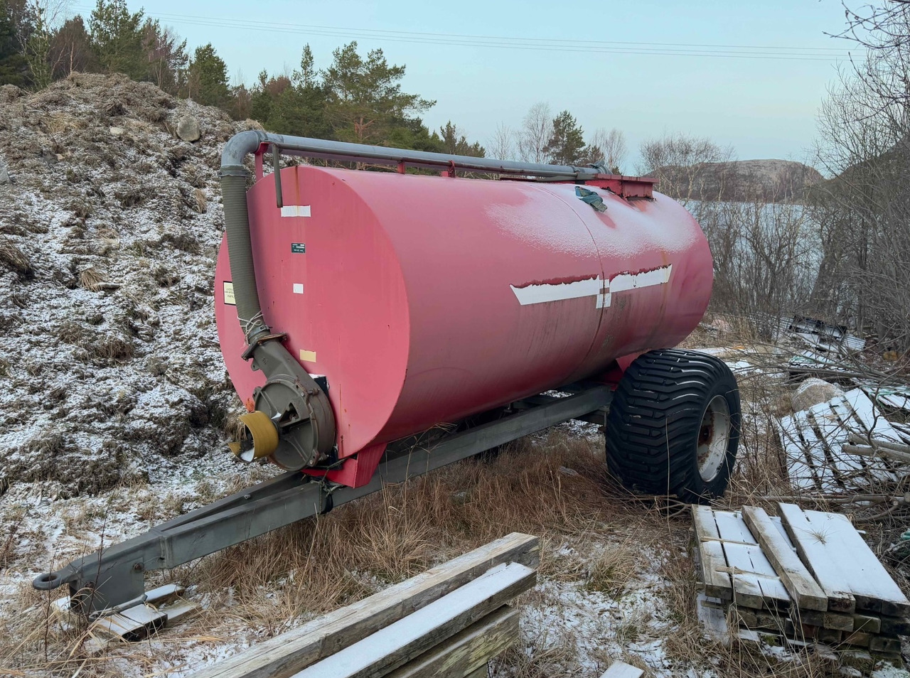 Fertilizer tank 6000 liters - Srutovežis: foto 1 Fertilizer tank 6000 liters - Srutovežis: foto 1