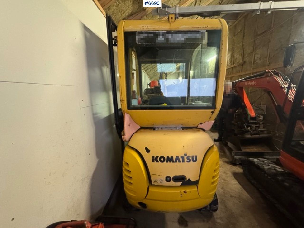 Komatsu PC15R excavator with 2 buckets! - Ekskavatorius: foto 5 Komatsu PC15R excavator with 2 buckets! - Ekskavatorius: foto 5