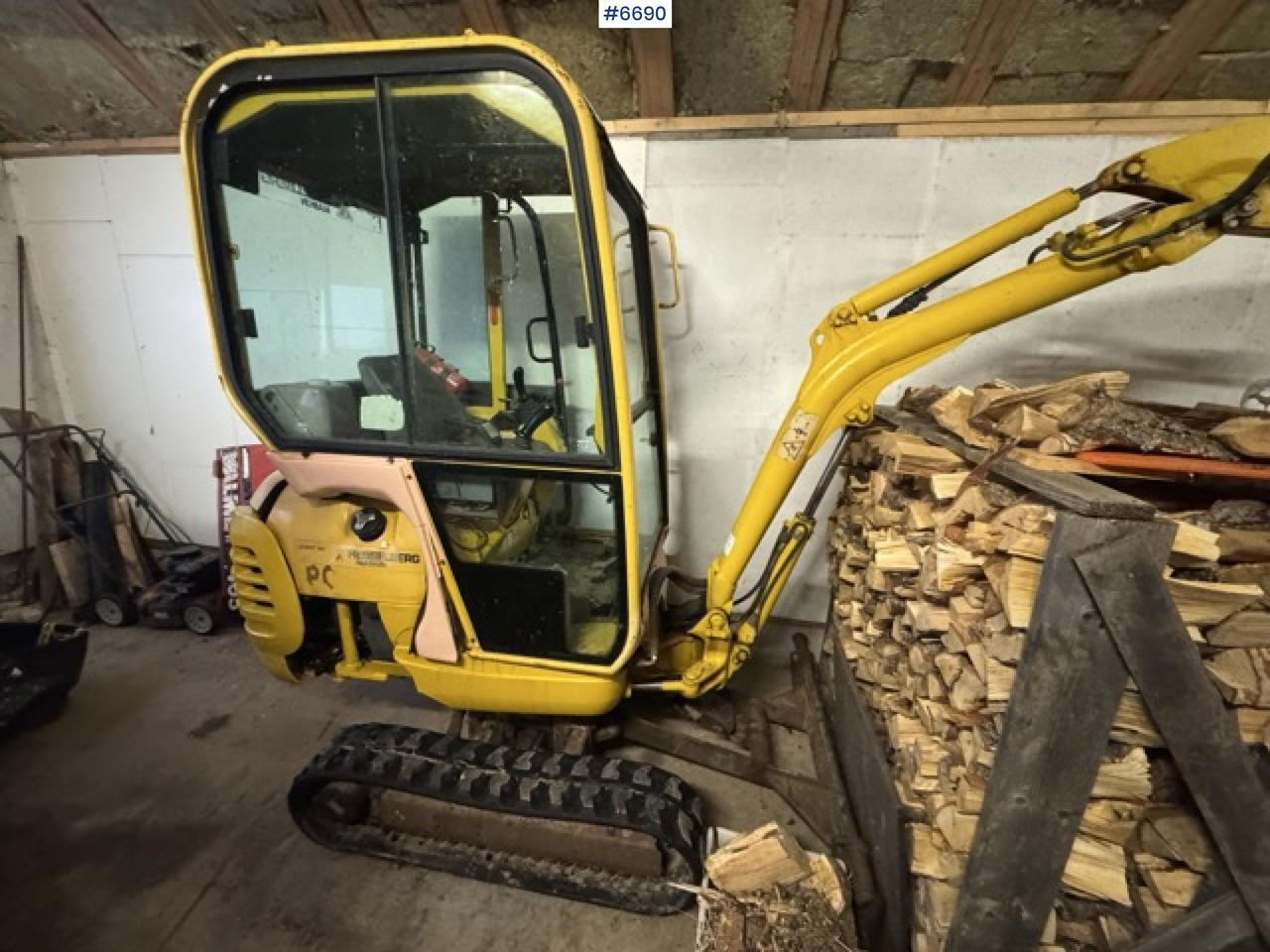 Komatsu PC15R excavator with 2 buckets! - Ekskavatorius: foto 2 Komatsu PC15R excavator with 2 buckets! - Ekskavatorius: foto 2