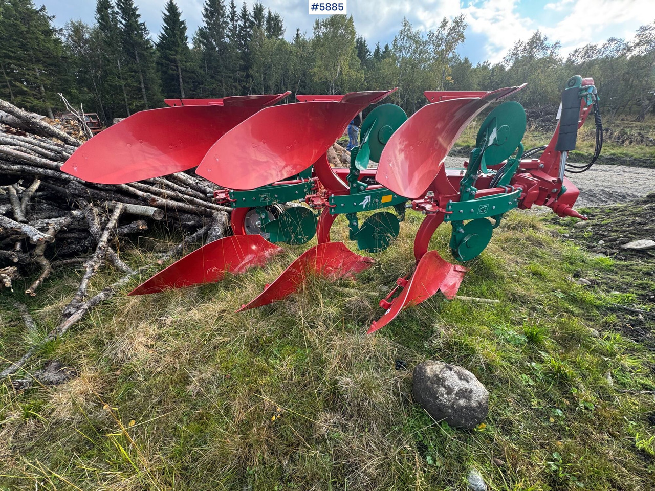 Kverneland 150S reversible plough, 3-furrow, year 2022. Never used – like new! - Žemės dirbimo technika: foto 1 Kverneland 150S reversible plough, 3-furrow, year 2022. Never used – like new! - Žemės dirbimo technika: foto 1