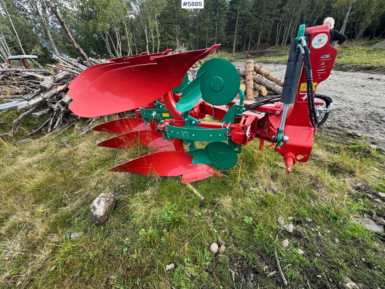 Kverneland 150S reversible plough, 3-furrow, year 2022. Never used – like new! - Žemės dirbimo technika: foto 4 Kverneland 150S reversible plough, 3-furrow, year 2022. Never used – like new! - Žemės dirbimo technika: foto 4