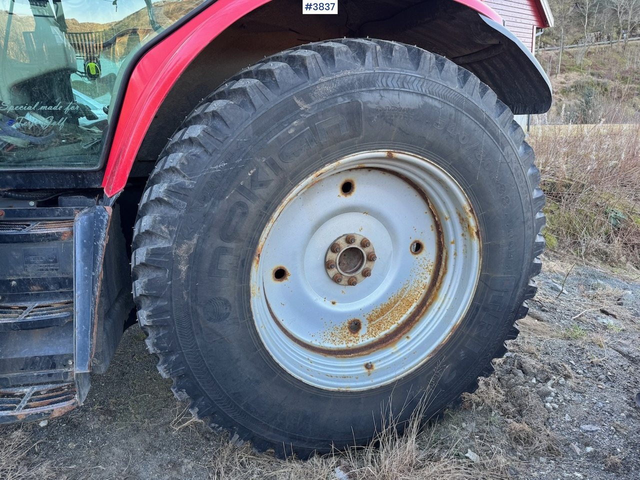 Nokian TRI 2 Tires on rims - Ratas - Žemės ūkio technika: foto 1 Nokian TRI 2 Tires on rims - Ratas - Žemės ūkio technika: foto 1