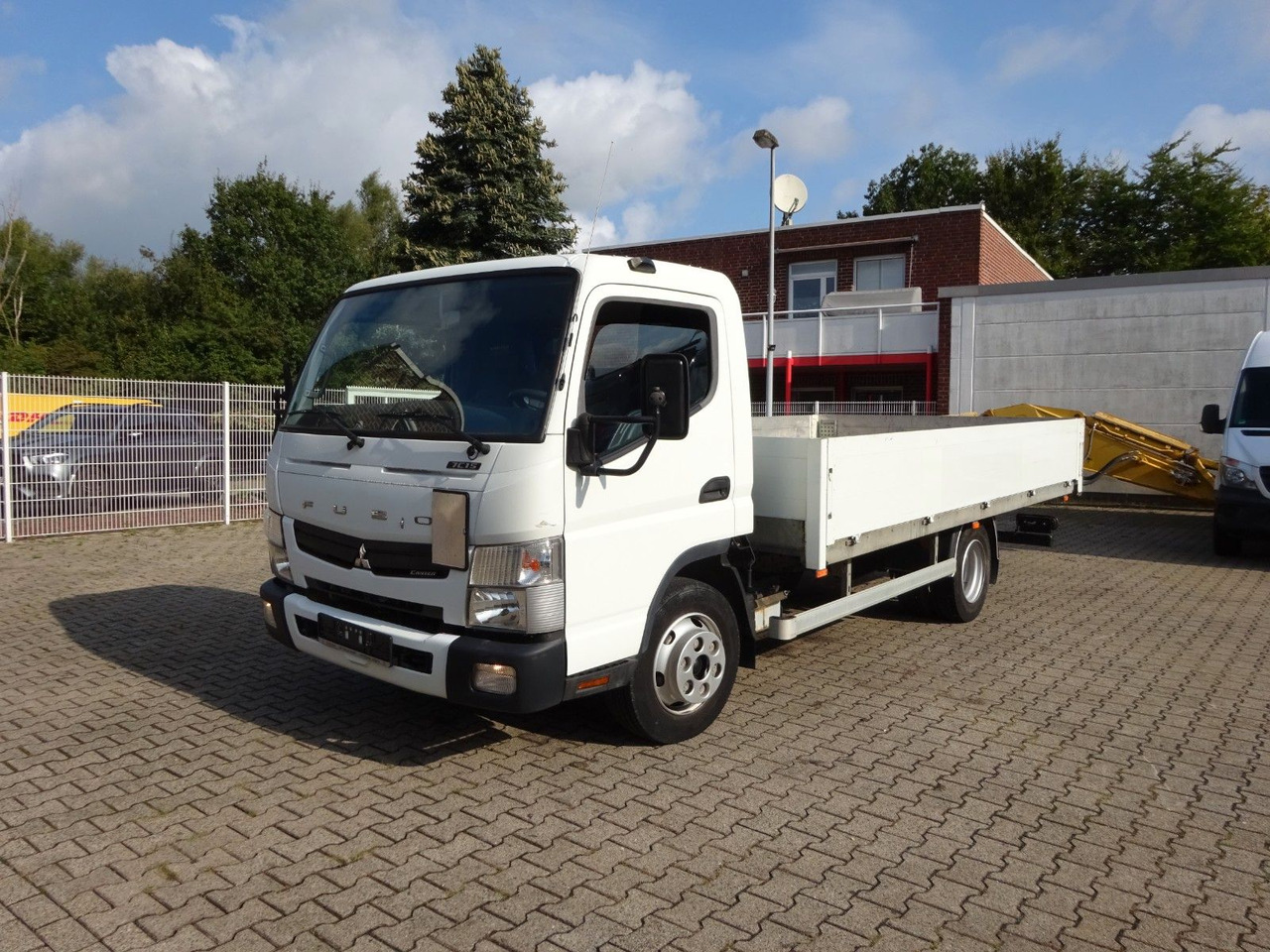 FUSO CANTER 7C15 Pritsche 4x2 - Bortinis automobilis: foto 3 FUSO CANTER 7C15 Pritsche 4x2 - Bortinis automobilis: foto 3