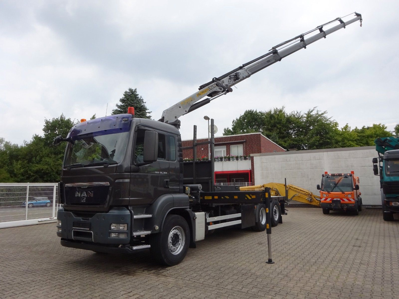 MAN 26.360 TGS Pritsche + PK 16502 Kran 6x2 - Sunkvežimis su kranu: foto 4 MAN 26.360 TGS Pritsche + PK 16502 Kran 6x2 - Sunkvežimis su kranu: foto 4