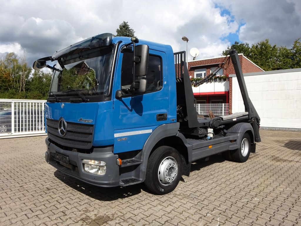 Mercedes-Benz 1218 Atego Absetzkipper 4x2 - Nuožulnaus pakėlimo ant platformos sunkvežimis: foto 3 Mercedes-Benz 1218 Atego Absetzkipper 4x2 - Nuožulnaus pakėlimo ant platformos sunkvežimis: foto 3