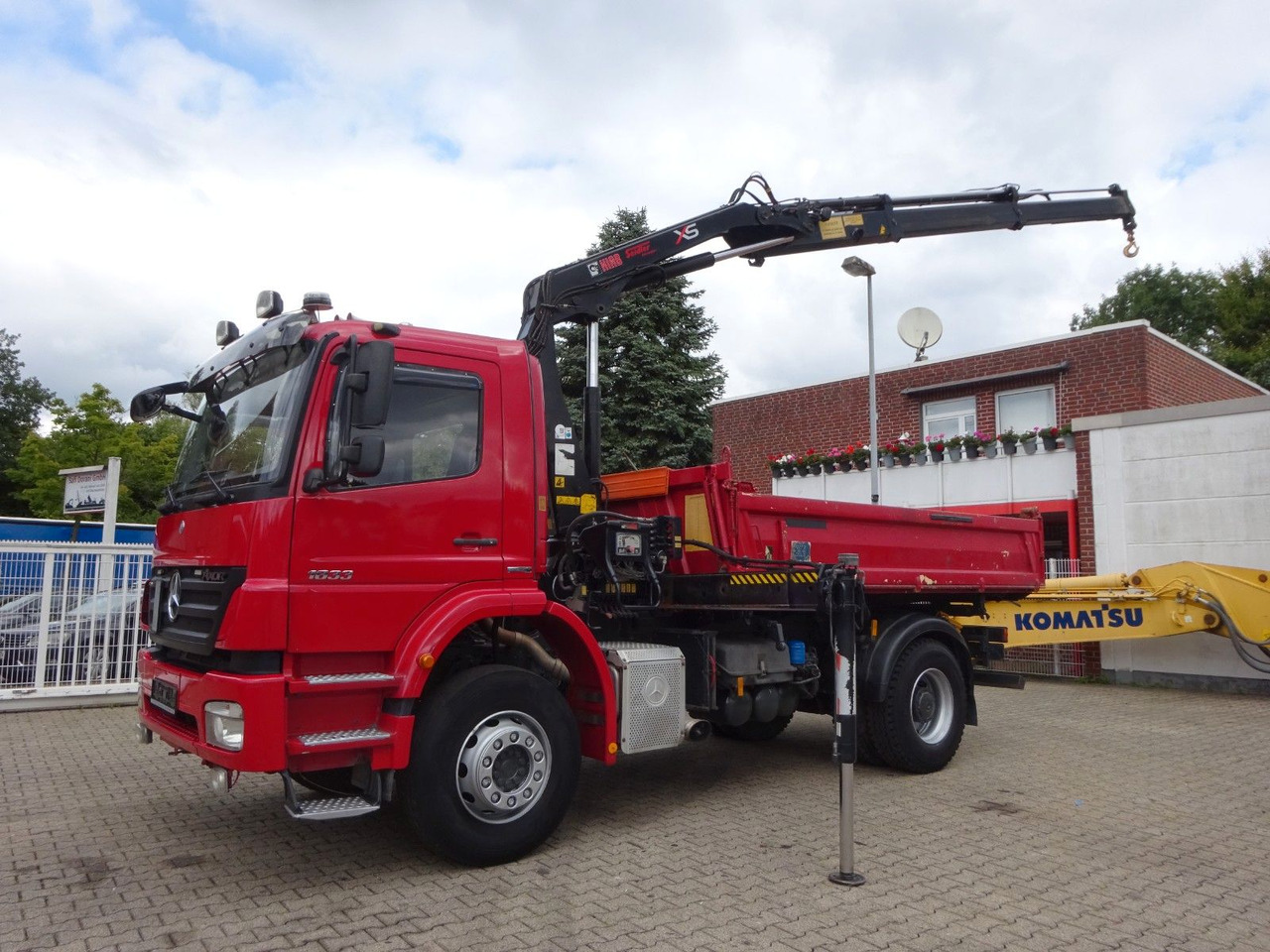 Mercedes-Benz 1833 Axor Meiller 3Skipper +HIAB 111 HIDUO +Funk - Savivartis sunkvežimis, Sunkvežimis su kranu: foto 4 Mercedes-Benz 1833 Axor Meiller 3Skipper +HIAB 111 HIDUO +Funk - Savivartis sunkvežimis, Sunkvežimis su kranu: foto 4