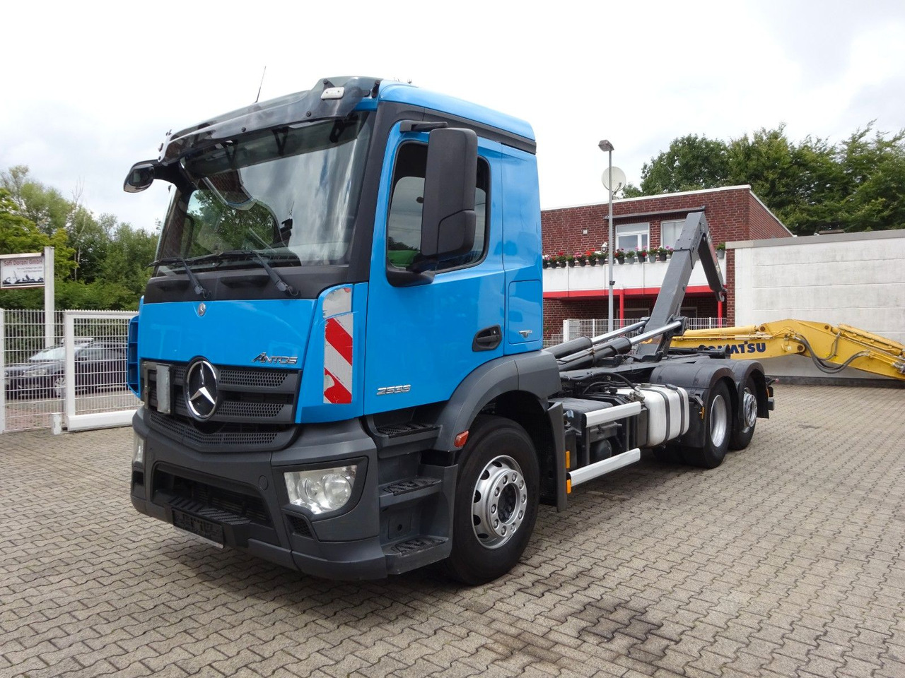 Mercedes-Benz 2533 Antos MULTILIFT Abroller 6x2 - Hook-lift sunkvežimis: foto 1 Mercedes-Benz 2533 Antos MULTILIFT Abroller 6x2 - Hook-lift sunkvežimis: foto 1