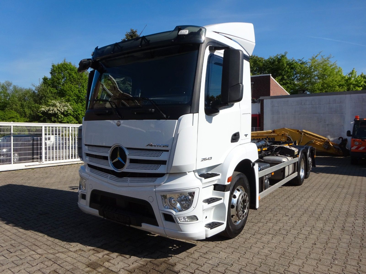 Mercedes-Benz 2543 Antos PALFINGER Abroller - Hook-lift sunkvežimis: foto 2 Mercedes-Benz 2543 Antos PALFINGER Abroller - Hook-lift sunkvežimis: foto 2