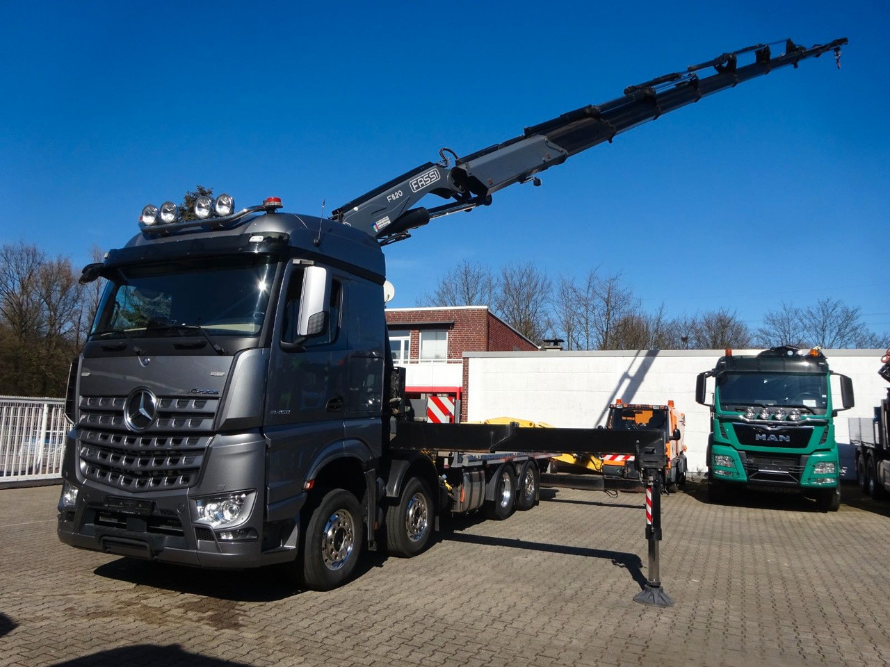 Mercedes-Benz 3453 Plattform + Fassi F820 Kran 8x2 Mercedes-Benz 3453 FASSI F820 Kran 8x Hydr. Ausschub - Sunkvežimis su kranu, Platforminis/ Bortinis sunkvežimis: foto 2 Mercedes-Benz 3453 Plattform + Fassi F820 Kran 8x2 Mercedes-Benz 3453 FASSI F820 Kran 8x Hydr. Ausschub - Sunkvežimis su kranu, Platforminis/ Bortinis sunkvežimis: foto 2