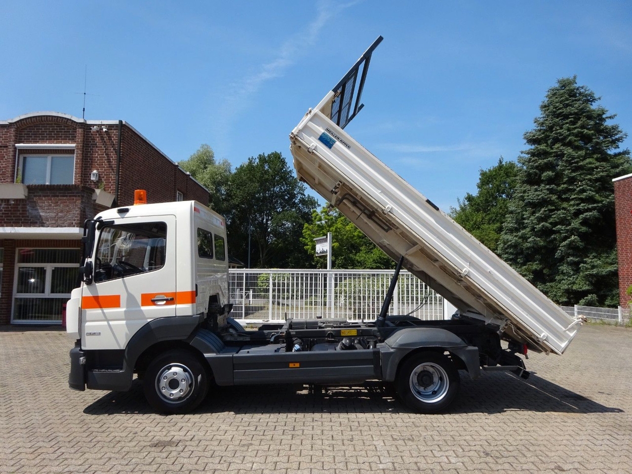 Mercedes-Benz 823 Atego MEILLER 3Skipper 4x2 - Savivartis sunkvežimis: foto 4 Mercedes-Benz 823 Atego MEILLER 3Skipper 4x2 - Savivartis sunkvežimis: foto 4