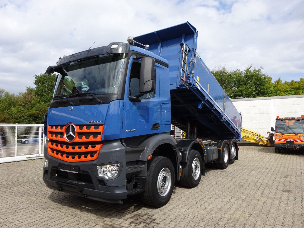Mercedes-Benz Arocs 3446 MEILER 3 Seitenkipper 8x2 - Savivartis sunkvežimis: foto 1 Mercedes-Benz Arocs 3446 MEILER 3 Seitenkipper 8x2 - Savivartis sunkvežimis: foto 1