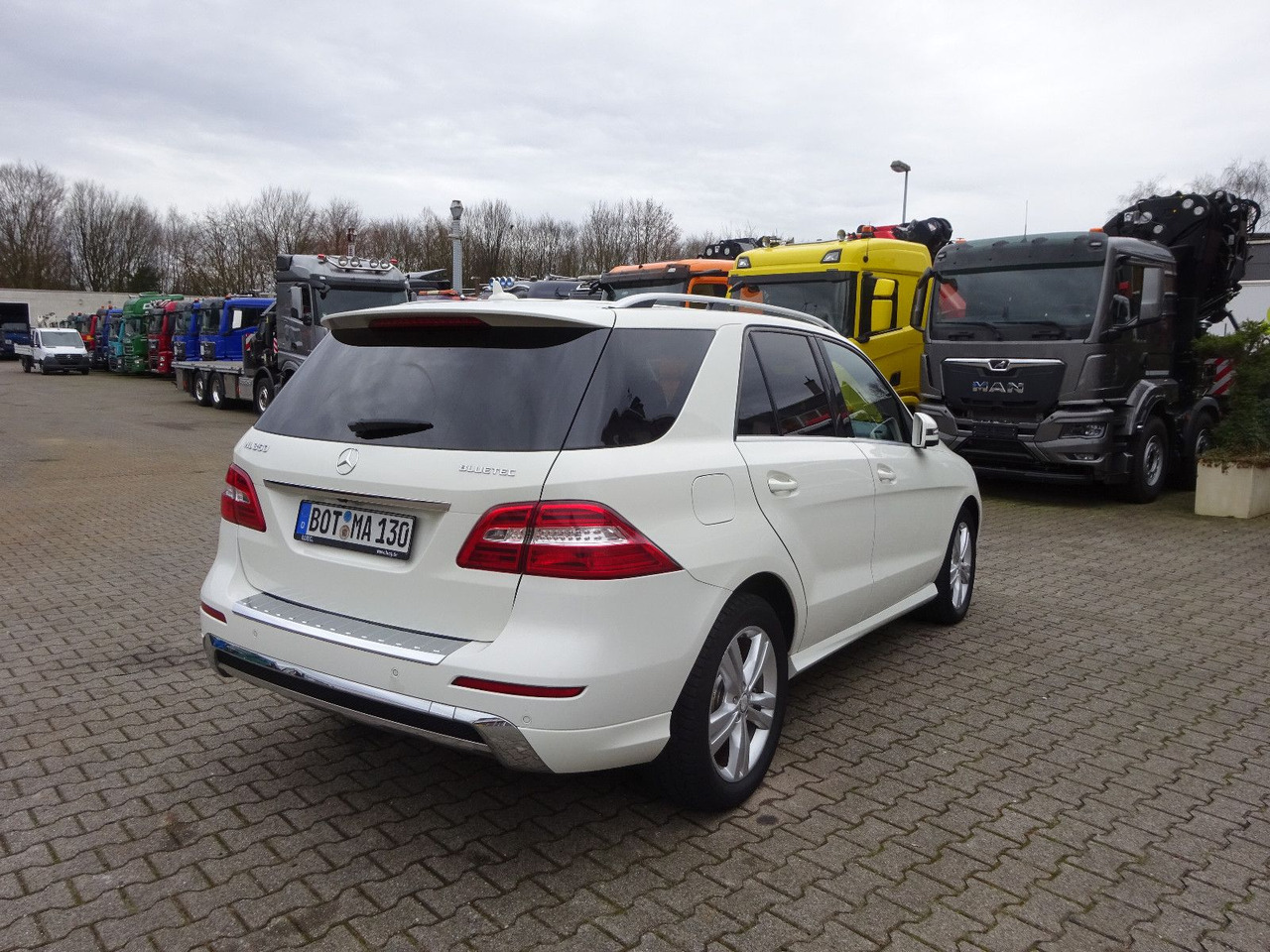 Mercedes-Benz ML 350 CDI BlueTec Mercedes-Benz ML 350 CDI BlueTec. AMG Paket - Visureigis: foto 5 Mercedes-Benz ML 350 CDI BlueTec Mercedes-Benz ML 350 CDI BlueTec. AMG Paket - Visureigis: foto 5