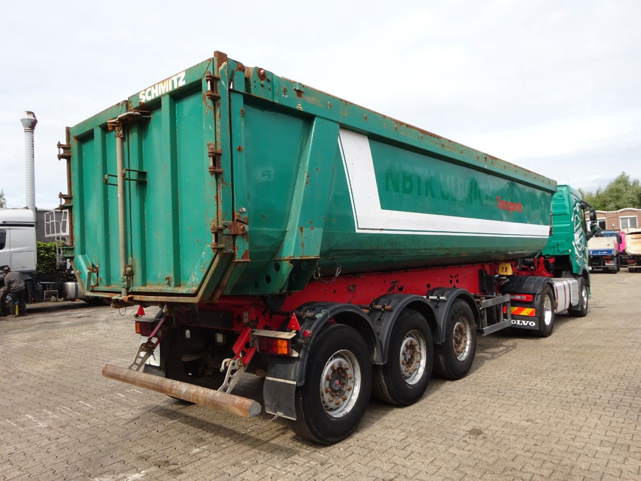 Schmitz Cargobull Kipp Auflieger Stahlmulde SKI 24 mit 3 Achsen - Savivartis puspriekabė: foto 5 Schmitz Cargobull Kipp Auflieger Stahlmulde SKI 24 mit 3 Achsen - Savivartis puspriekabė: foto 5