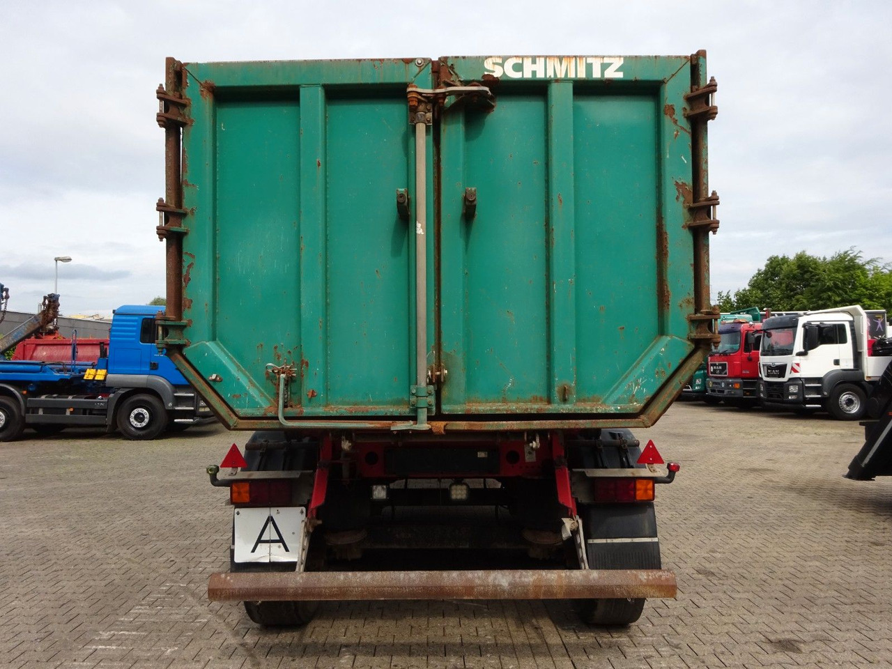 Schmitz Cargobull Kipp Auflieger Stahlmulde SKI 24 mit 3 Achsen - Savivartis puspriekabė: foto 4 Schmitz Cargobull Kipp Auflieger Stahlmulde SKI 24 mit 3 Achsen - Savivartis puspriekabė: foto 4