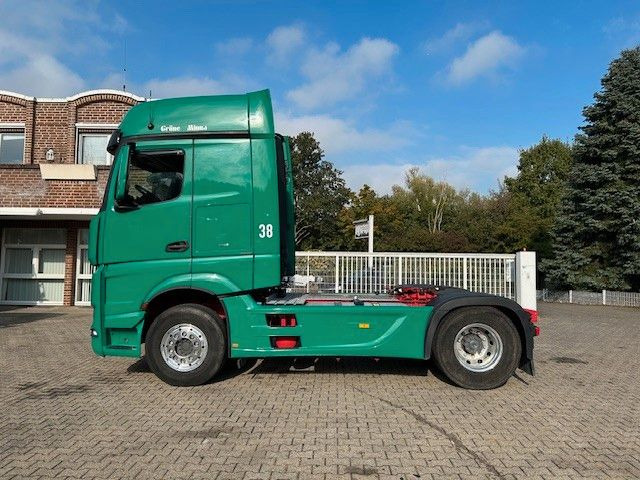 Mercedes-Benz 1851 Actros SZM mit Kipper-Pumpe MP 6 - Vilkikas: foto 3 Mercedes-Benz 1851 Actros SZM mit Kipper-Pumpe MP 6 - Vilkikas: foto 3