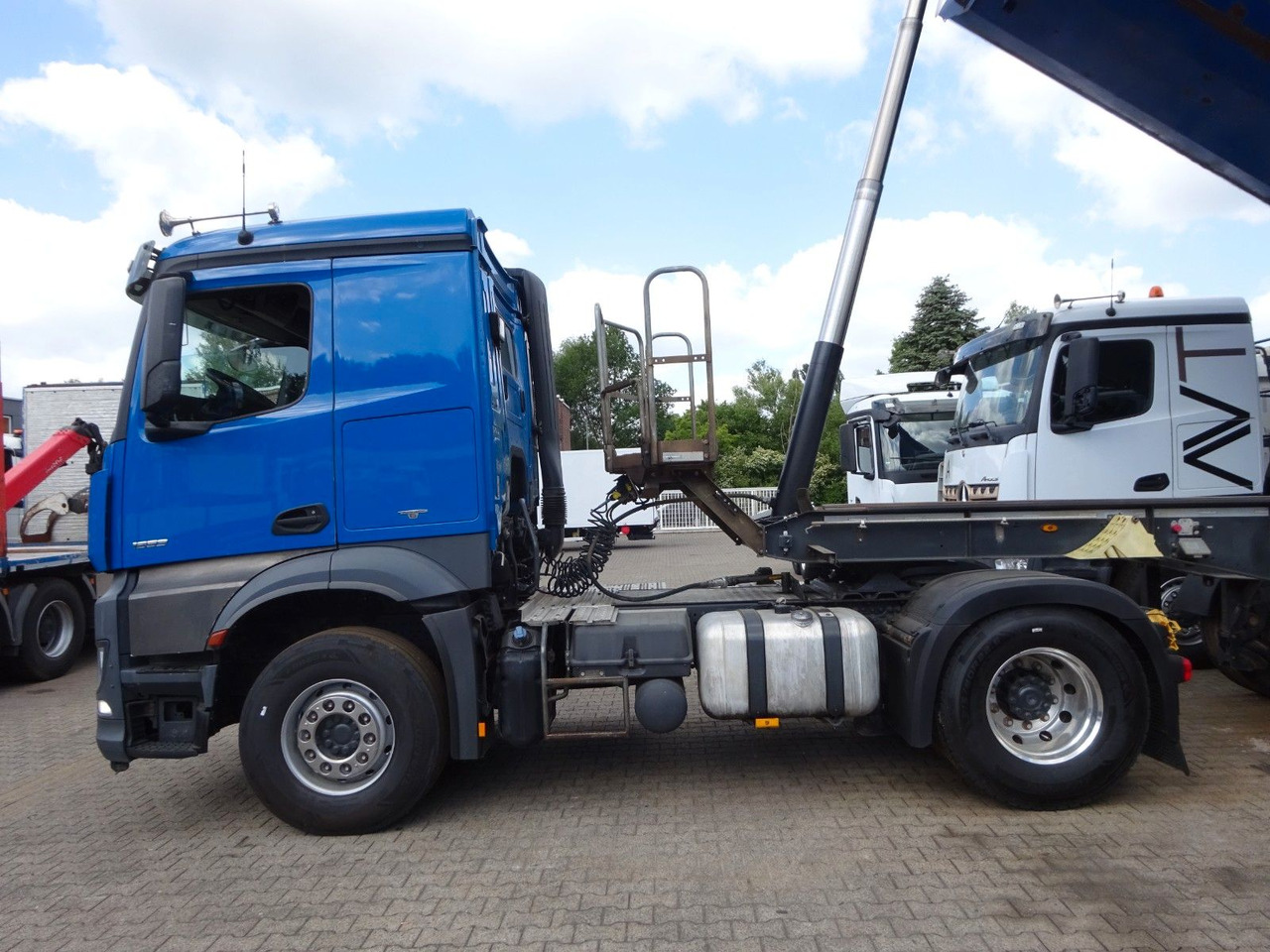 Mercedes-Benz 1853 Arocs SZM mit Kipperpumpe - Vilkikas: foto 3 Mercedes-Benz 1853 Arocs SZM mit Kipperpumpe - Vilkikas: foto 3