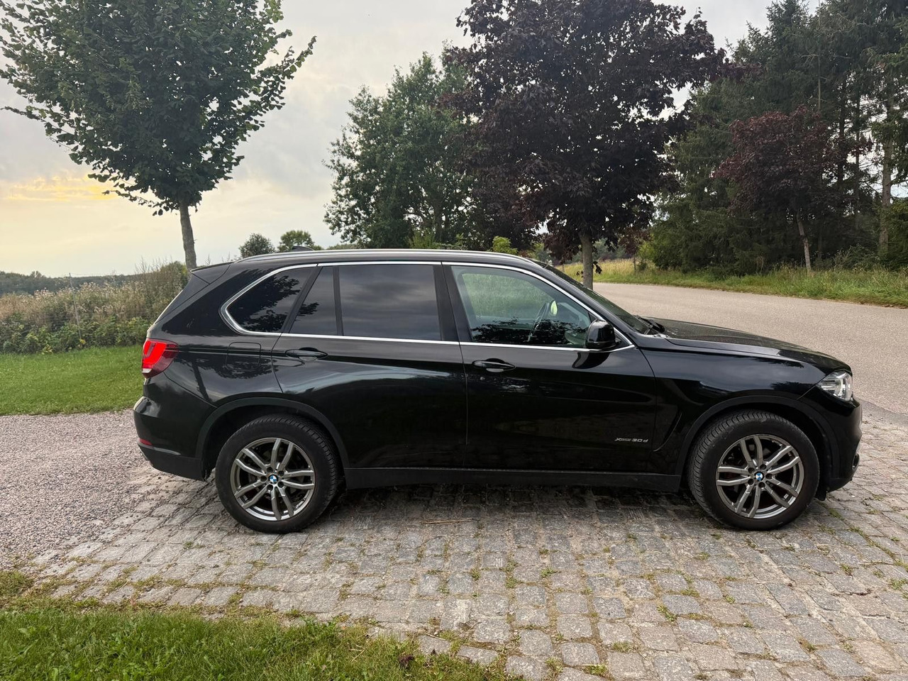 BMW X5 Baureihe X5 xDrive 30 d *21 000€ netto - Visureigis: foto 2 BMW X5 Baureihe X5 xDrive 30 d *21 000€ netto - Visureigis: foto 2