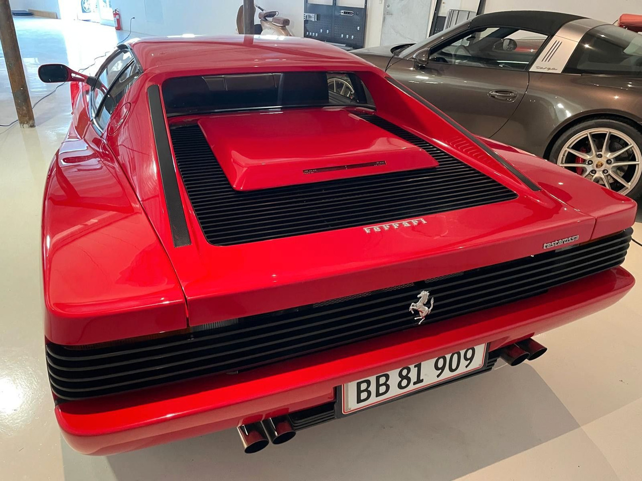Ferrari Testarossa - Lengvasis automobilis: foto 4 Ferrari Testarossa - Lengvasis automobilis: foto 4