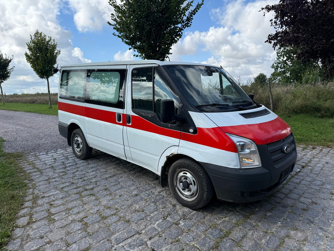 Ford Transit Kombi FT 300 K - Keleivinis furgonas: foto 1 Ford Transit Kombi FT 300 K - Keleivinis furgonas: foto 1