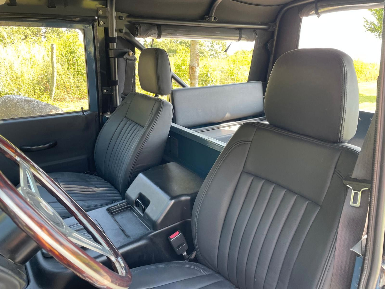 Pikapas Land Rover LR Defender 90 Soft Top V8 Automatic 60000 brutt Land Rover LR Defender 90 SoftTop V8 Automatic: foto 21