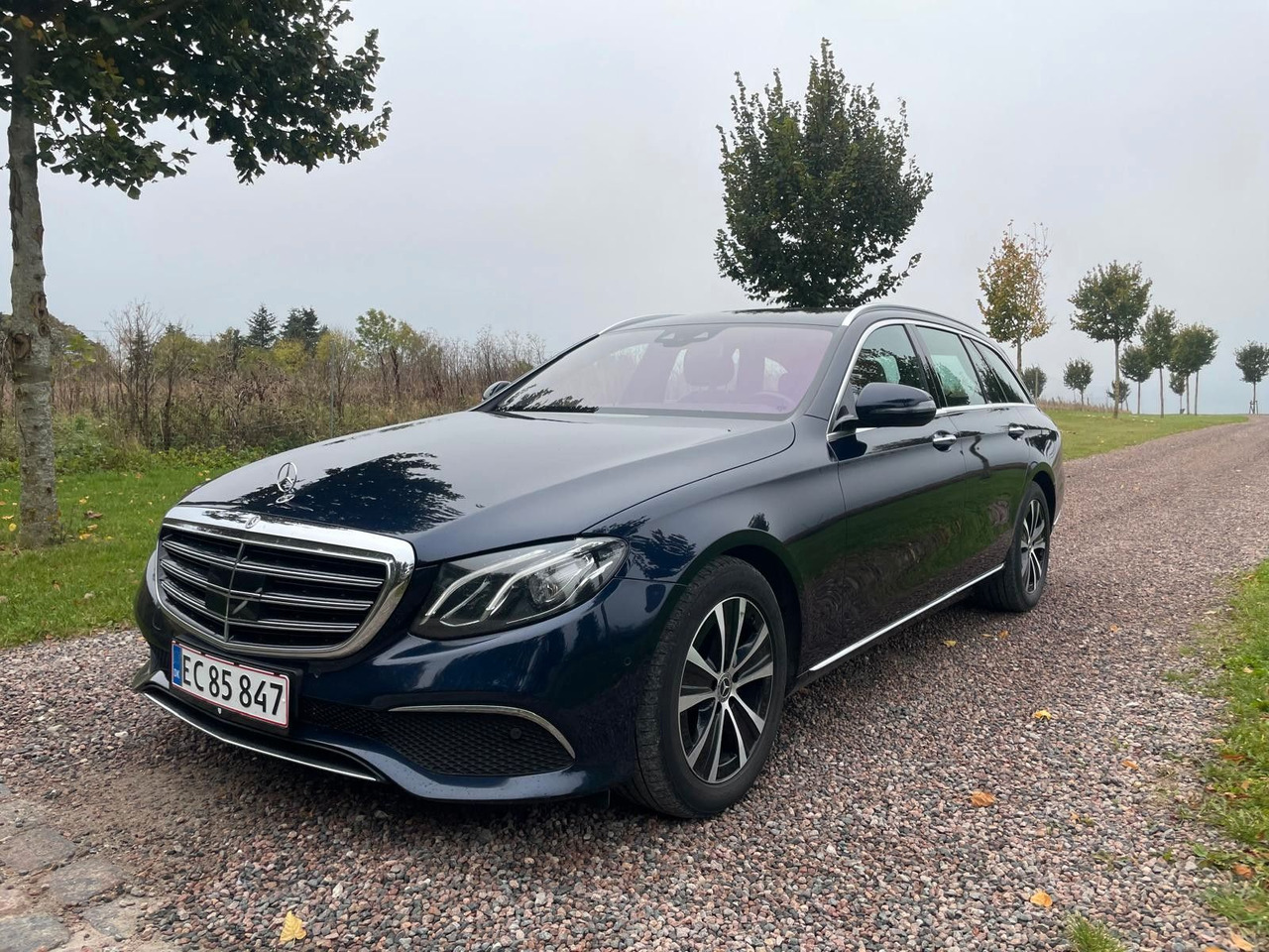 Mercedes-Benz E 220 T-Modell E 220 d *4Matic* - Universalas: foto 1 Mercedes-Benz E 220 T-Modell E 220 d *4Matic* - Universalas: foto 1