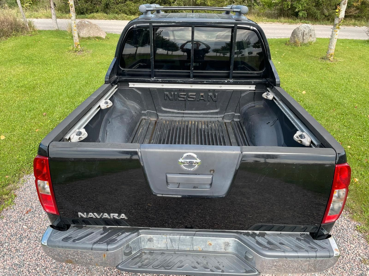 Nissan Navara Pickup Double Cab LE V6 4x4 LB - Visureigis: foto 5 Nissan Navara Pickup Double Cab LE V6 4x4 LB - Visureigis: foto 5