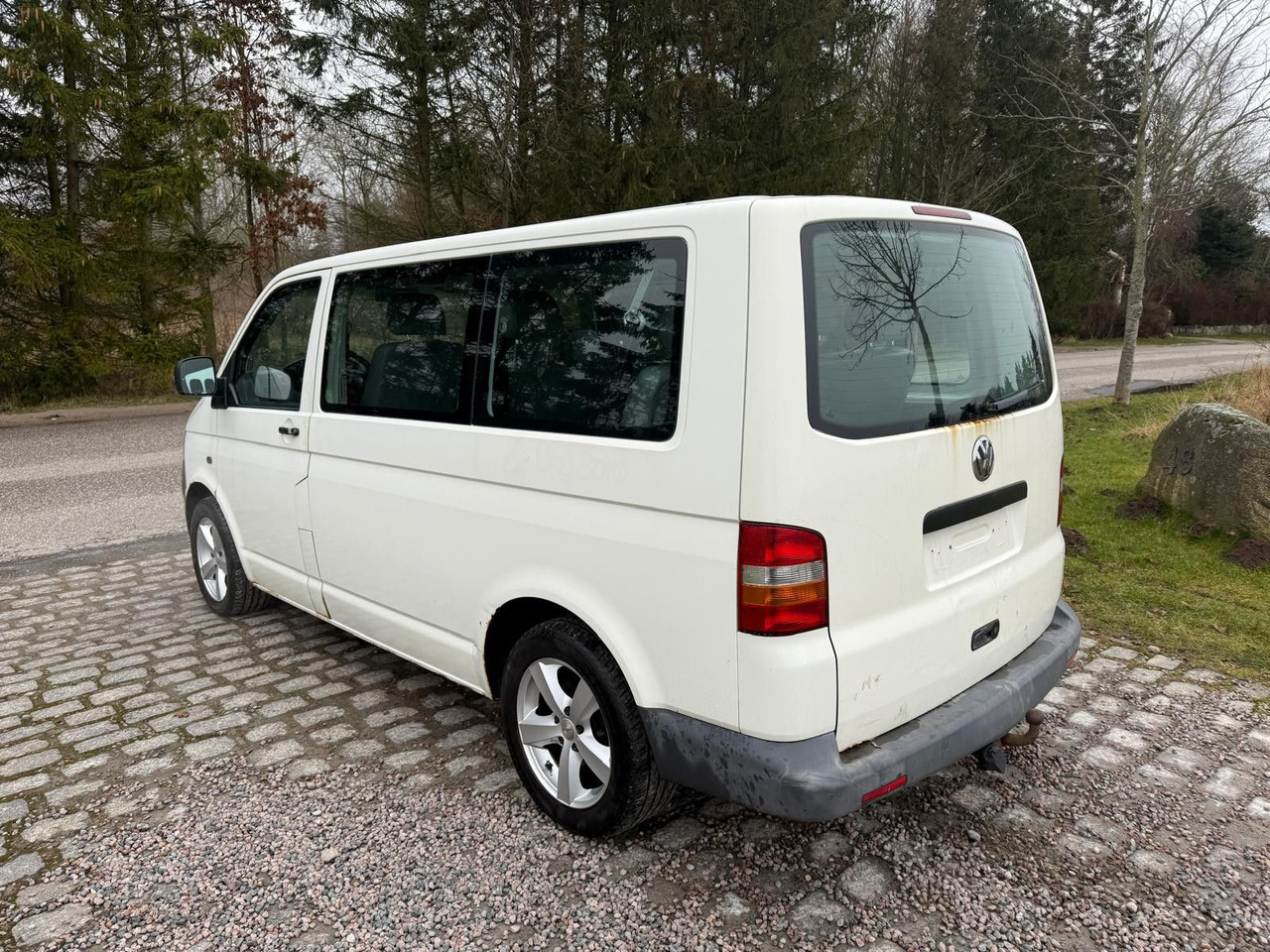 Volkswagen T5 Transporter 1.9 TDI *9 Sitze * 3900 € - Keleivinis furgonas: foto 3 Volkswagen T5 Transporter 1.9 TDI *9 Sitze * 3900 € - Keleivinis furgonas: foto 3