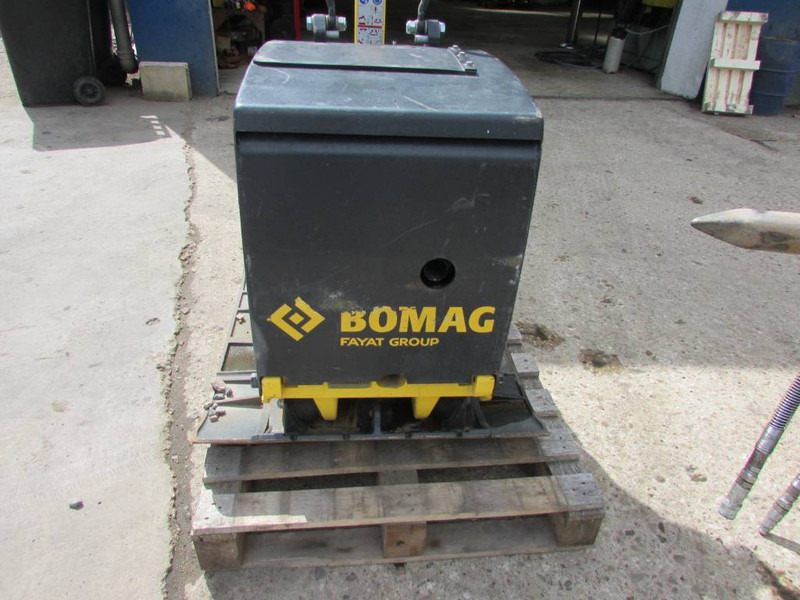 Bomag BPR 50/55 D Rüttelplatte 6.500 EUR - Tankinimo plokštė: foto 4 Bomag BPR 50/55 D Rüttelplatte 6.500 EUR - Tankinimo plokštė: foto 4