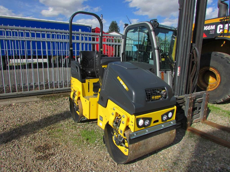 Bomag BW 90 AD-5 Walze / 21.500 EUR - Volas: foto 2 Bomag BW 90 AD-5 Walze / 21.500 EUR - Volas: foto 2