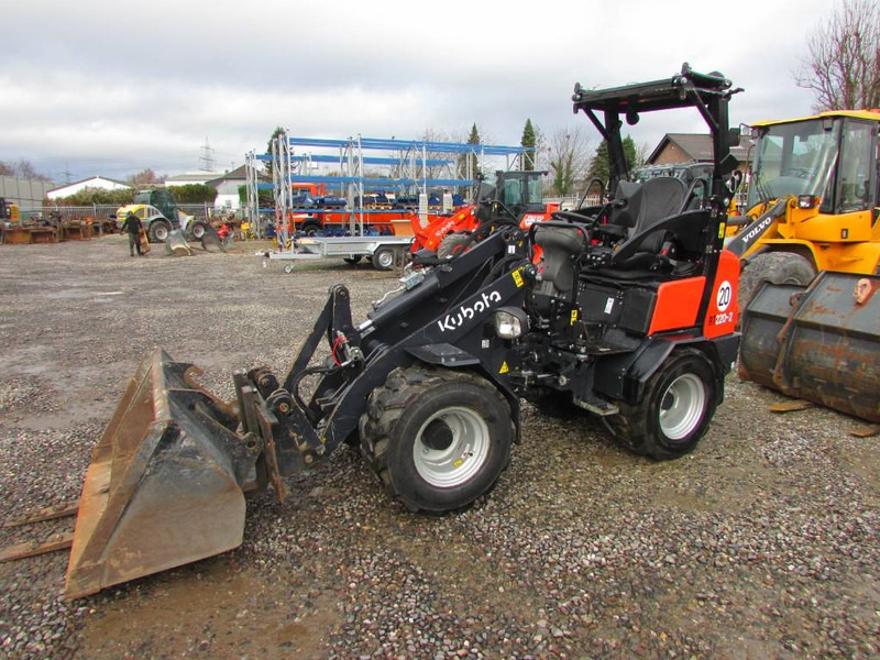 Kubota RT 220-2 Canopy Radlader 25.500 EUR - Ratinis krautuvas: foto 4 Kubota RT 220-2 Canopy Radlader 25.500 EUR - Ratinis krautuvas: foto 4