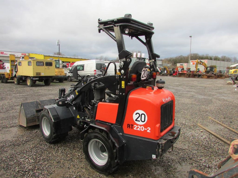 Kubota RT 220-2 Canopy Radlader 25.500 EUR - Ratinis krautuvas: foto 5 Kubota RT 220-2 Canopy Radlader 25.500 EUR - Ratinis krautuvas: foto 5