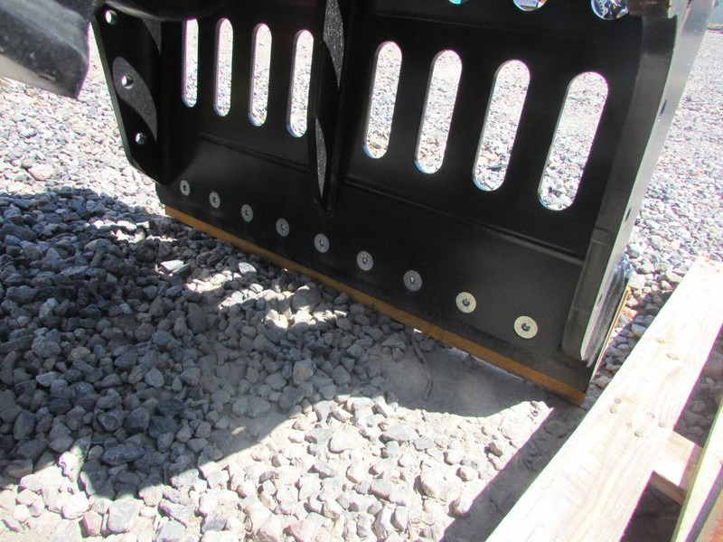 MB CRUSHER G 1000 S4 Sortiergreifer 14.000 EUR - Greiferis - Statybinė technika: foto 4 MB CRUSHER G 1000 S4 Sortiergreifer 14.000 EUR - Greiferis - Statybinė technika: foto 4