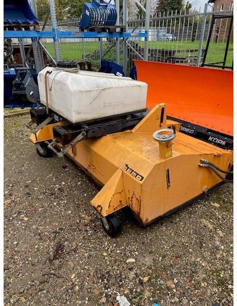 Bema 40 Classic 2050 Kehrbesen 2.200 EUR - Padargas - Statybinė technika: foto 1 Bema 40 Classic 2050 Kehrbesen 2.200 EUR - Padargas - Statybinė technika: foto 1