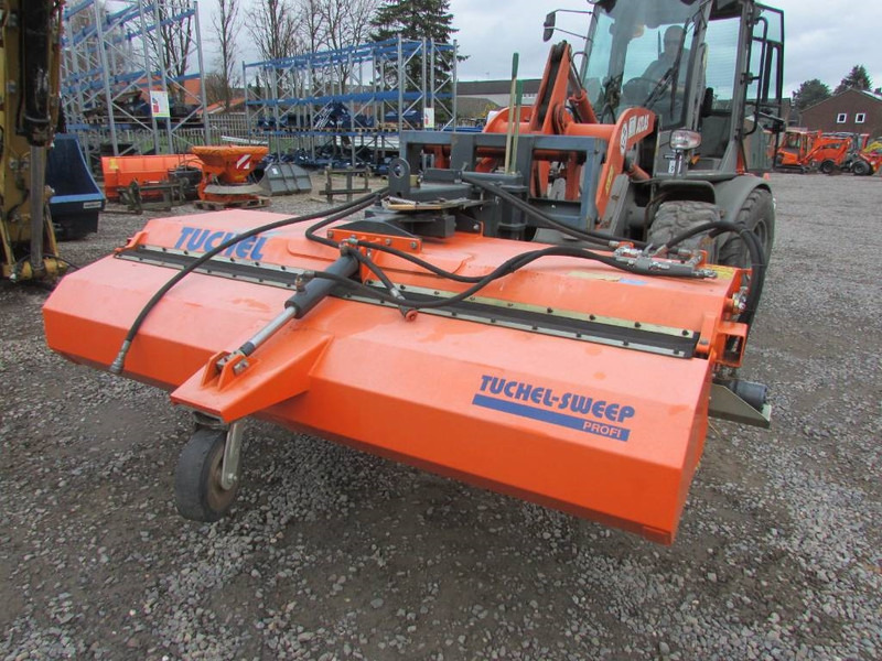 Tuchel Profi 600-230 Kehrbesen / 6.500 EUR - Padargas - Statybinė technika: foto 1 Tuchel Profi 600-230 Kehrbesen / 6.500 EUR - Padargas - Statybinė technika: foto 1