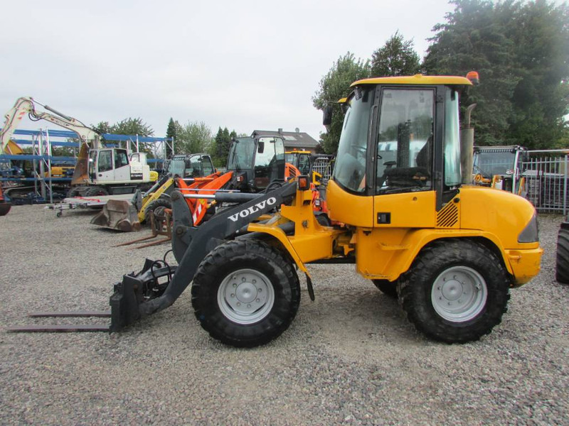 Volvo L 35 B-Z Radlader 16.000 EUR - Ratinis krautuvas: foto 1 Volvo L 35 B-Z Radlader 16.000 EUR - Ratinis krautuvas: foto 1