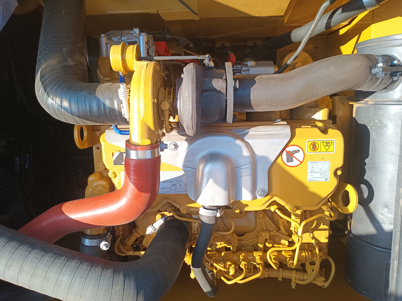 CATERPILLAR 320GC - Vikšrinis ekskavatorius: foto 5 CATERPILLAR 320GC - Vikšrinis ekskavatorius: foto 5