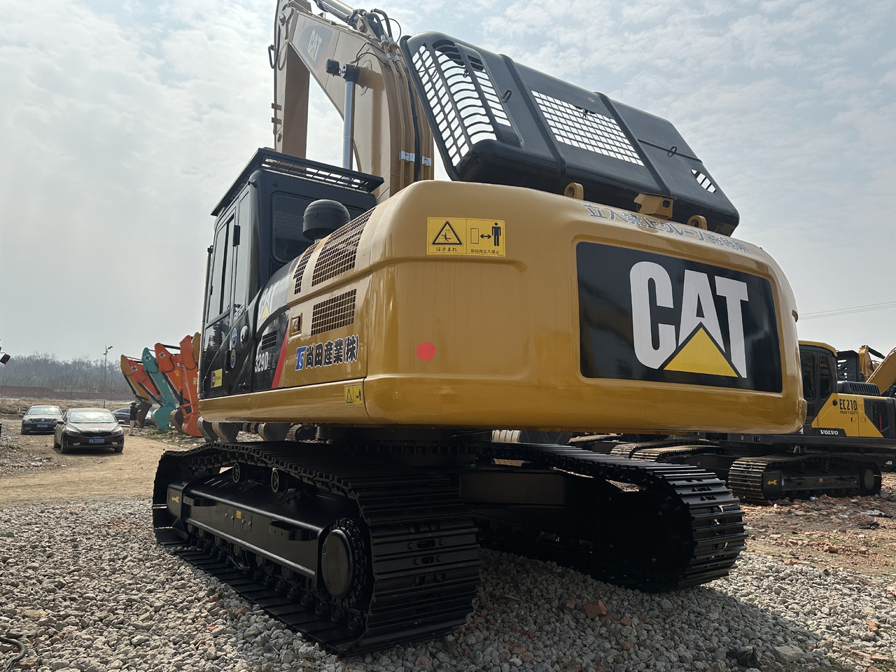 CATERPILLAR 329D2L - Vikšrinis ekskavatorius: foto 4 CATERPILLAR 329D2L - Vikšrinis ekskavatorius: foto 4