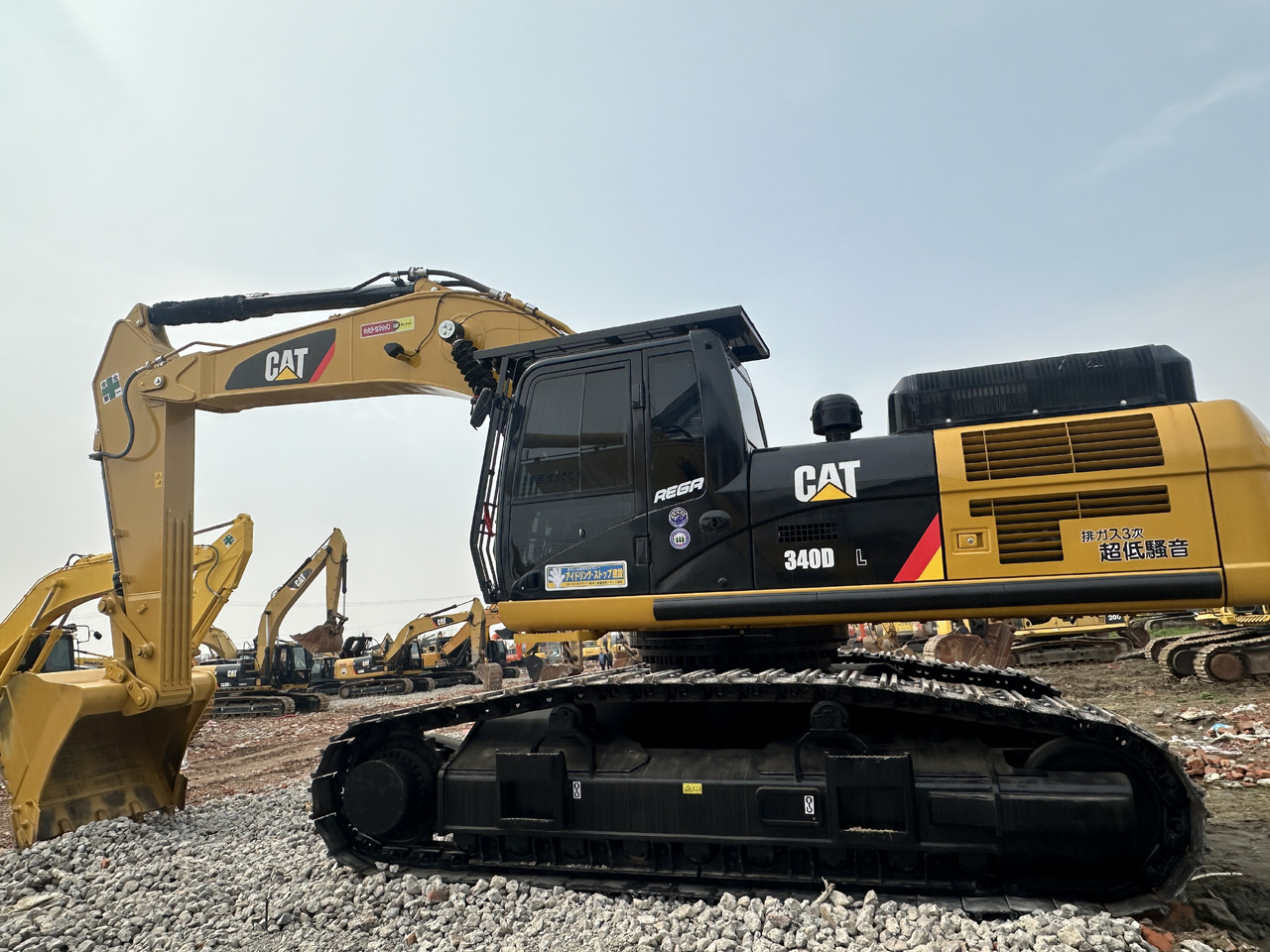 CATERPILLAR 340DL - Vikšrinis ekskavatorius: foto 1 CATERPILLAR 340DL - Vikšrinis ekskavatorius: foto 1