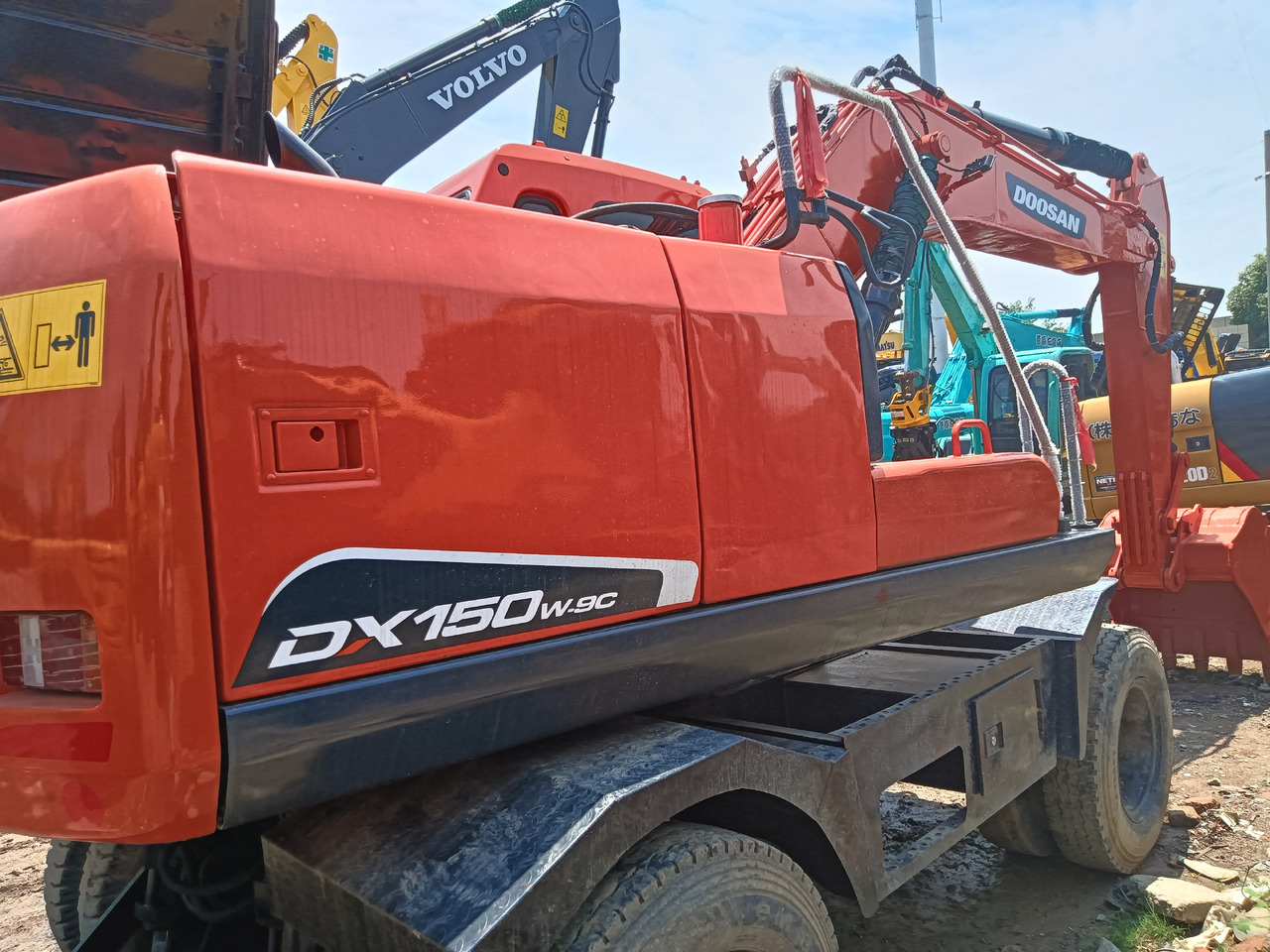 DOOSAN 150W - Ratinis ekskavatorius: foto 5 DOOSAN 150W - Ratinis ekskavatorius: foto 5