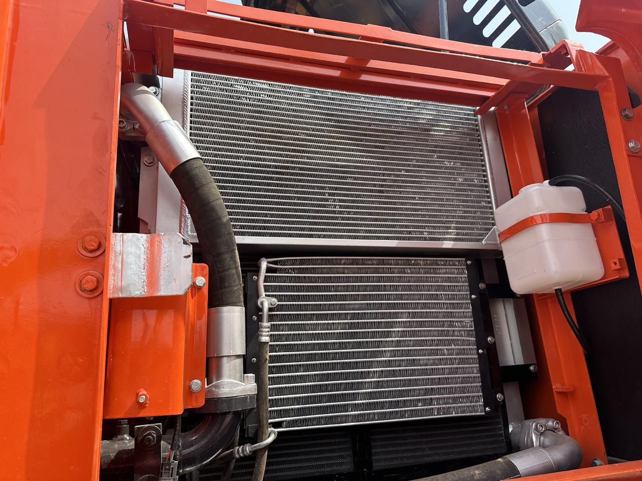 DOOSAN DX225LC-9C - Vikšrinis ekskavatorius: foto 3 DOOSAN DX225LC-9C - Vikšrinis ekskavatorius: foto 3