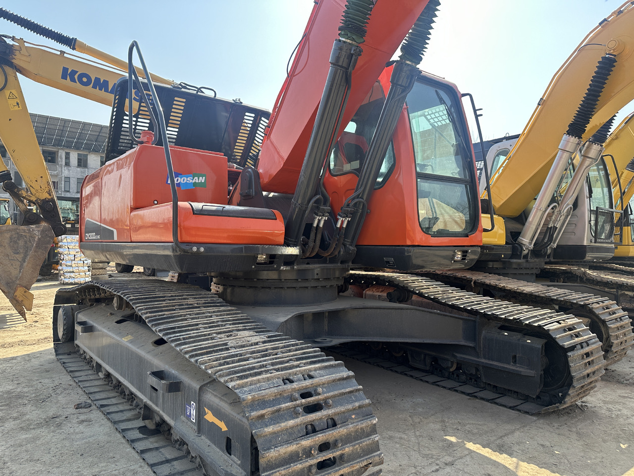 Doosan DX300-9C - Vikšrinis ekskavatorius: foto 2 Doosan DX300-9C - Vikšrinis ekskavatorius: foto 2