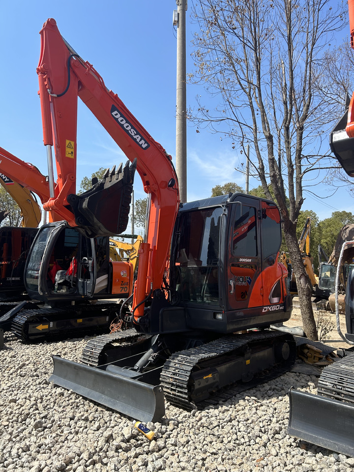 Doosan DX60 - Mini ekskavatorius: foto 3 Doosan DX60 - Mini ekskavatorius: foto 3