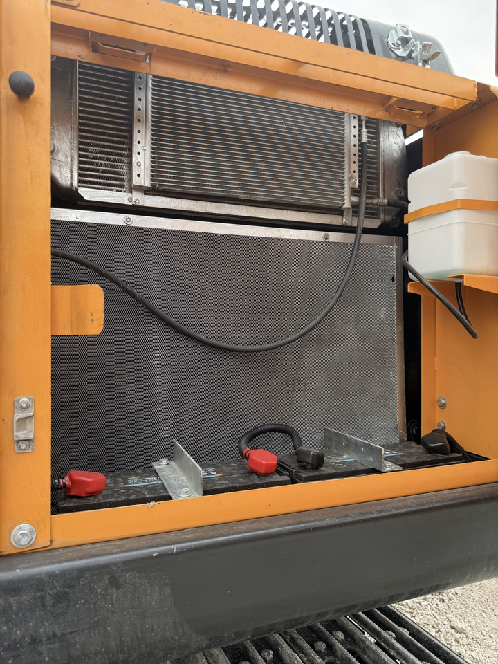 HYUNDAI HX220HD - Vikšrinis ekskavatorius: foto 5 HYUNDAI HX220HD - Vikšrinis ekskavatorius: foto 5