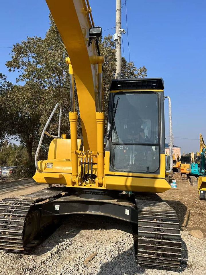 KOMATSU PC 130-8 - Vikšrinis ekskavatorius: foto 4 KOMATSU PC 130-8 - Vikšrinis ekskavatorius: foto 4