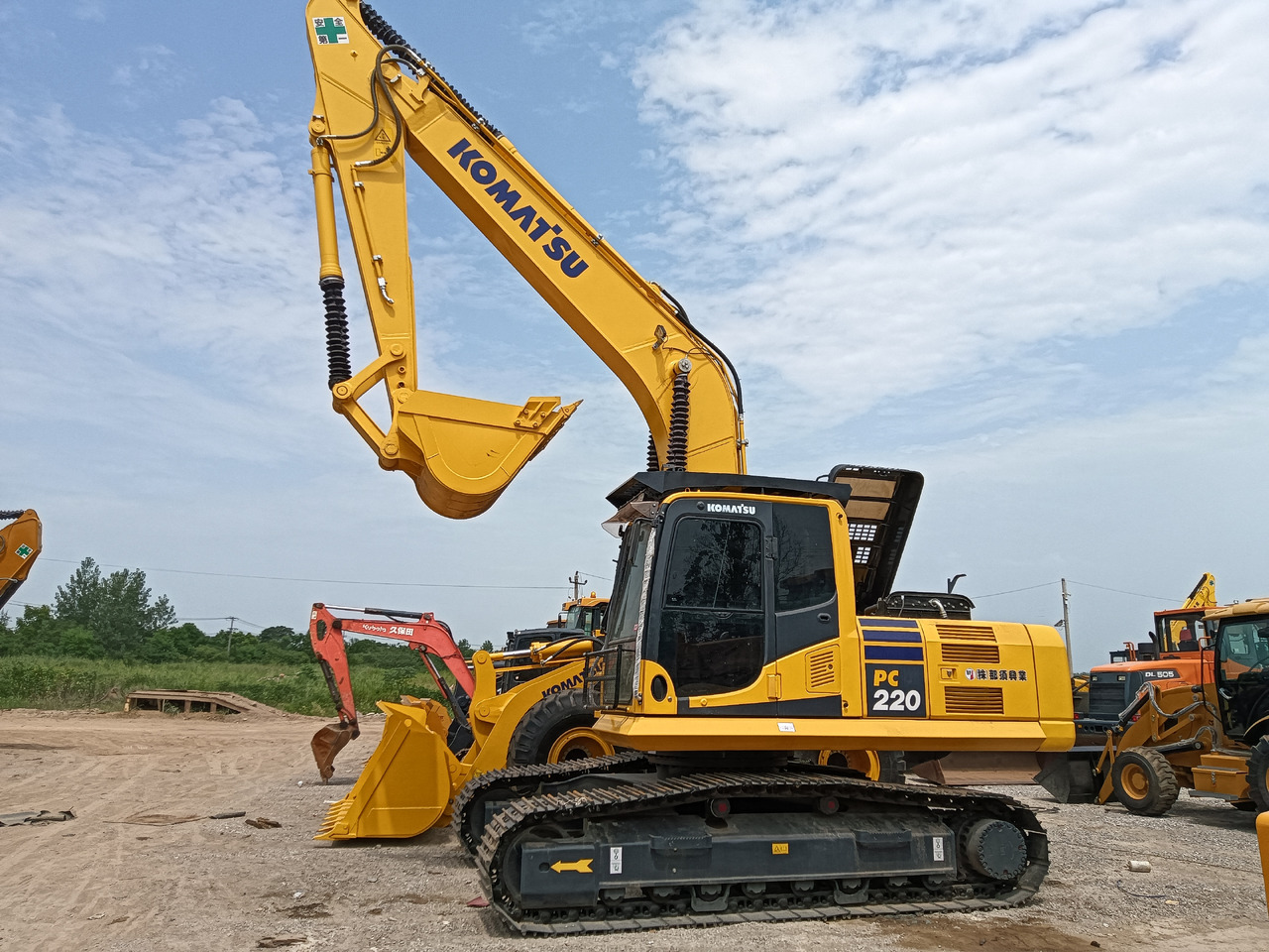 KOMATSU PC200-8 - Vikšrinis ekskavatorius: foto 1 KOMATSU PC200-8 - Vikšrinis ekskavatorius: foto 1