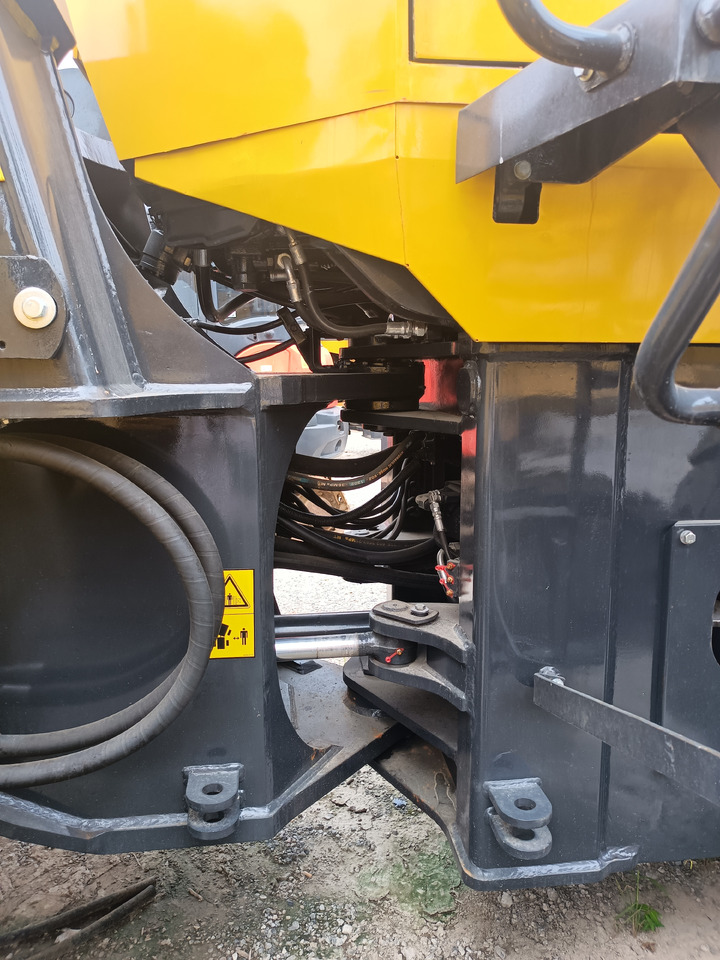 Ratinis krautuvas KOMATSU WA380-3: foto 6