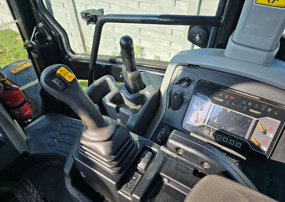 Caterpillar - Ekskavatorius-krautuvas: foto 5 Caterpillar - Ekskavatorius-krautuvas: foto 5